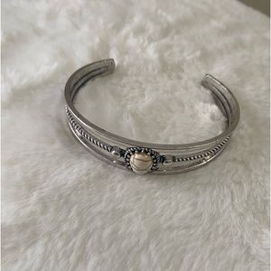 Beautiful new good condition bracelet